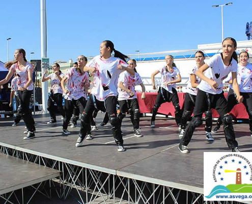 DANCE LIFE show off their moves at the XIII Cross Popular